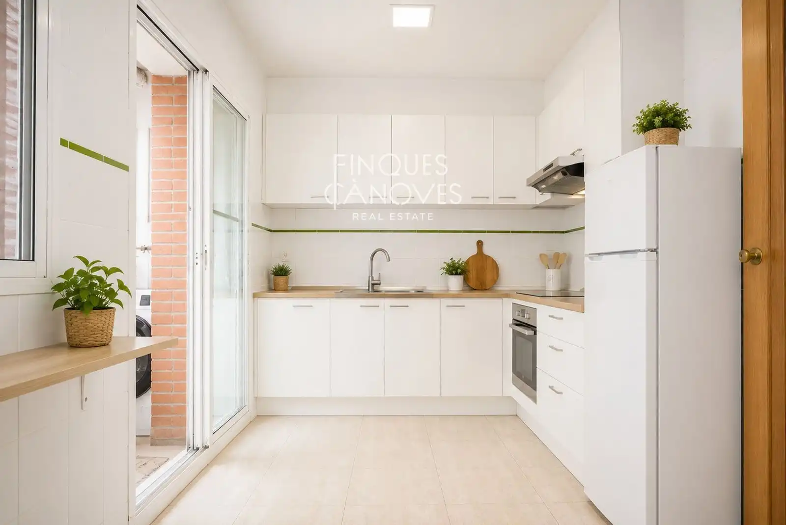 Cocina de Piso en venta en Girona con Calefacción, Trastero y Horno