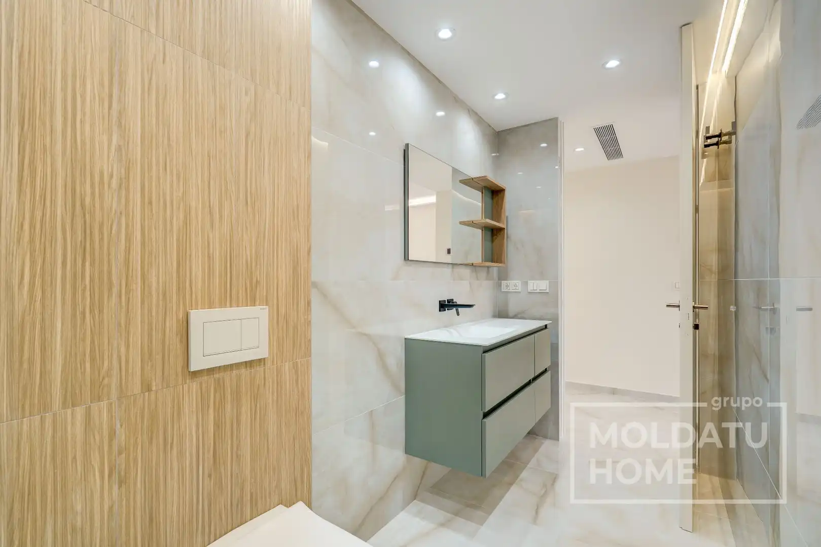 Baño de Apartamento en venta en Donostia - San Sebastián  con Aire acondicionado, Calefacción y Terraza