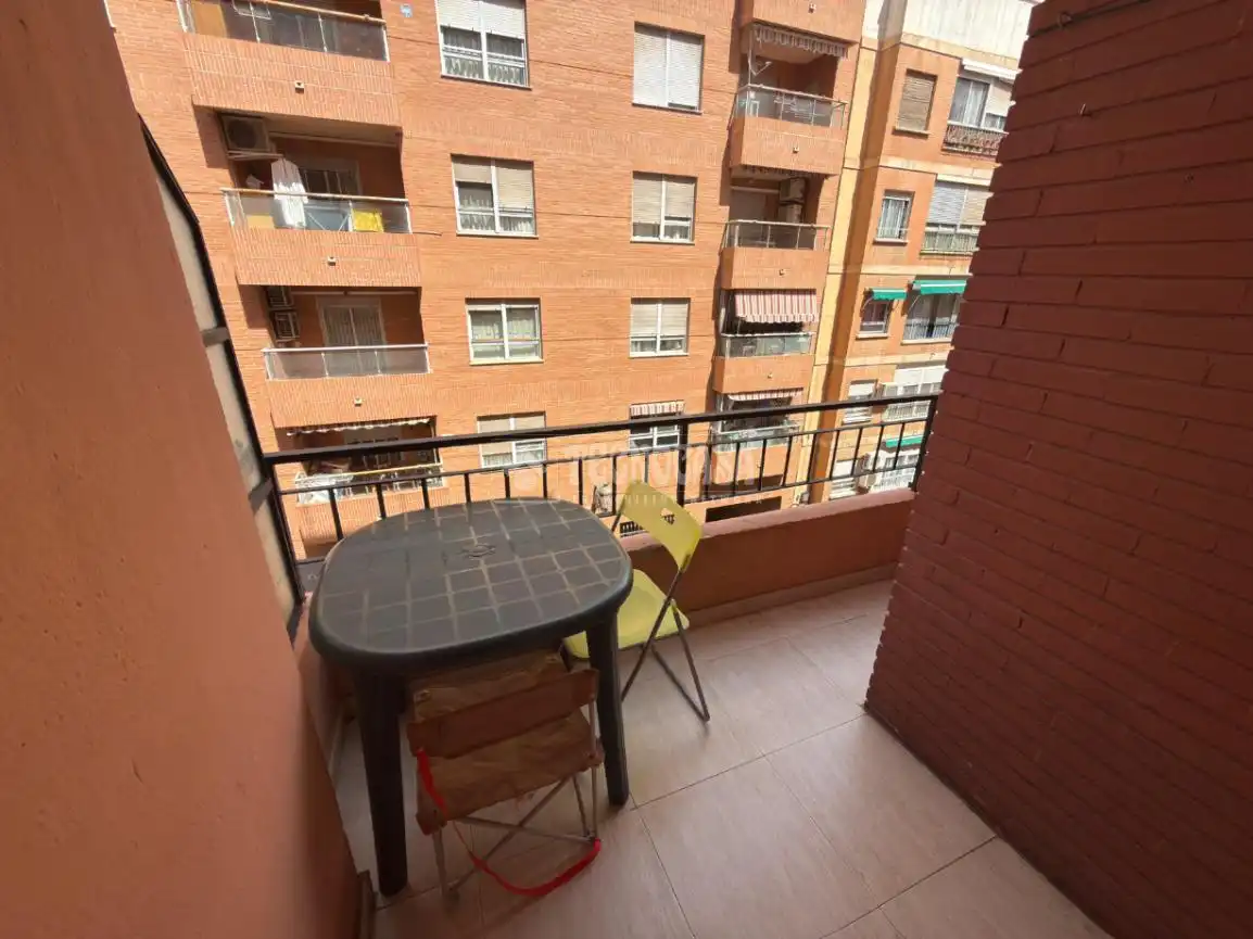 Terrassa de Pis en venda en Valencia amb Moblat i Balcó