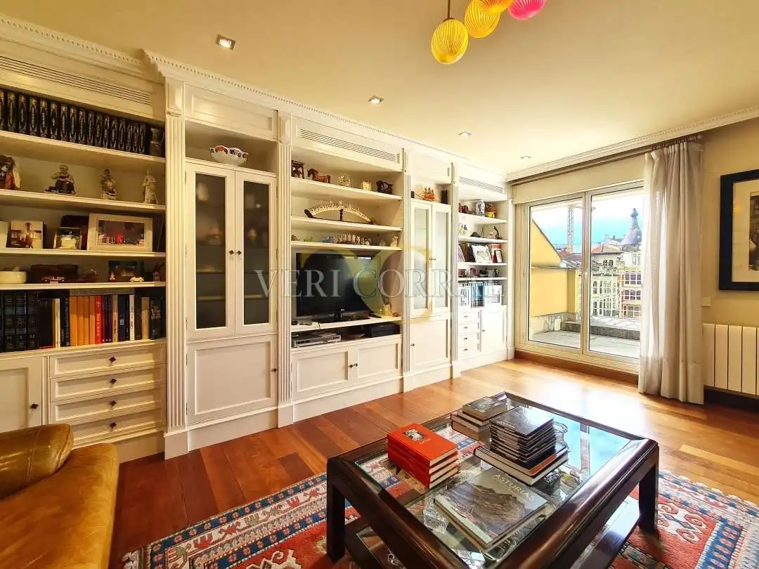 Living room of Flat for sale in Oviedo   with Heating, Terrace and Storage room