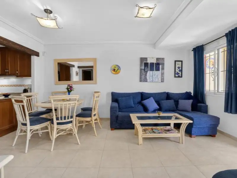 Casa aparellada amb terrassa en venda a Nueva Torrevieja - Aguas Nuevas, imagen 8