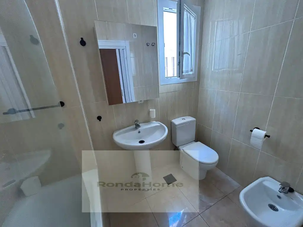 Baño de Piso de alquiler en Manilva con Terraza