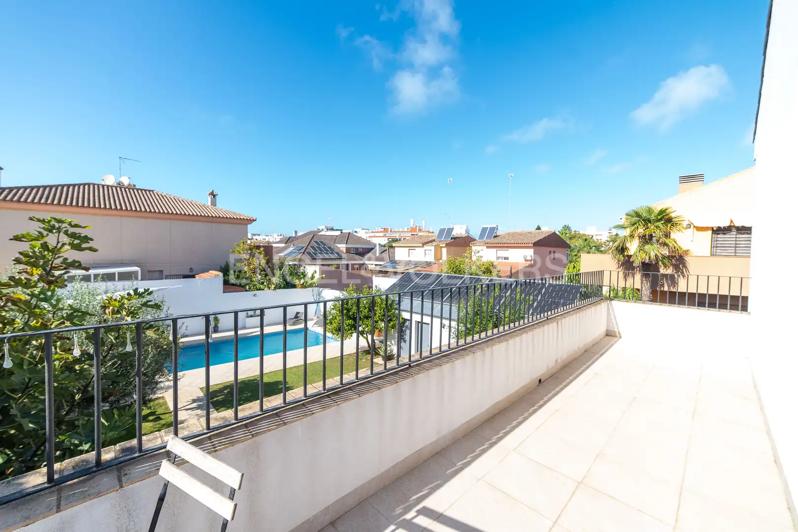 Vista exterior de Casa o xalet en venda en San Fernando amb Calefacció, Jardí privat i Terrassa