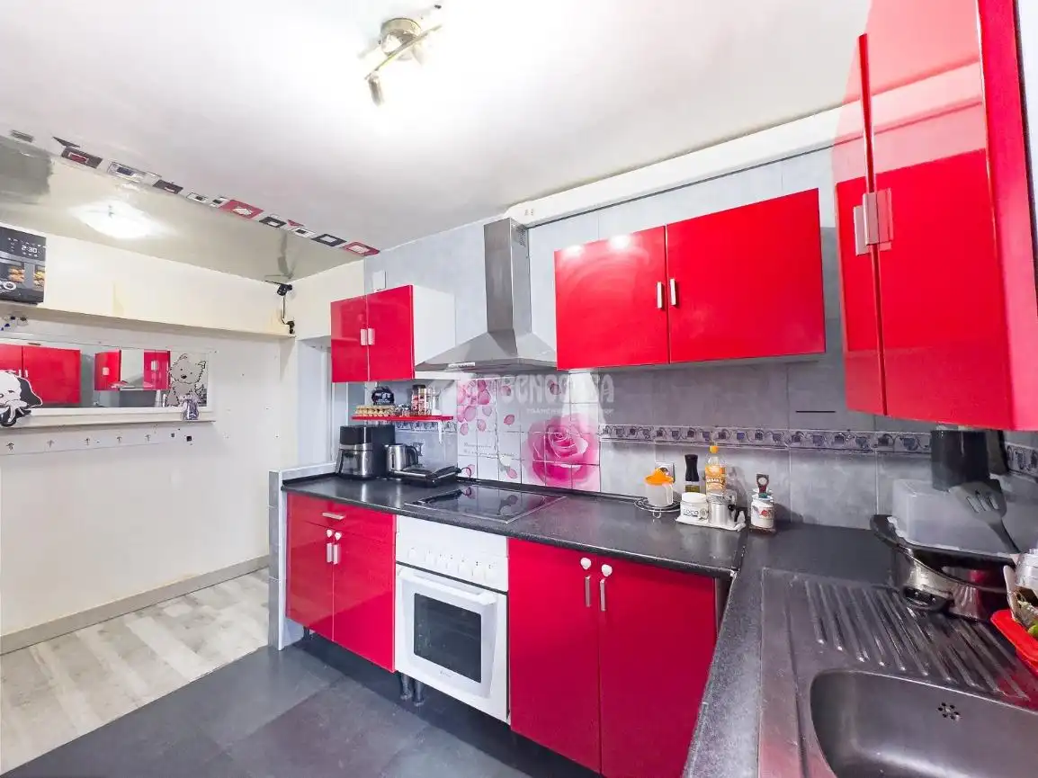 Wohnung zum Verkauf in Reyes Católicos, imagen 3