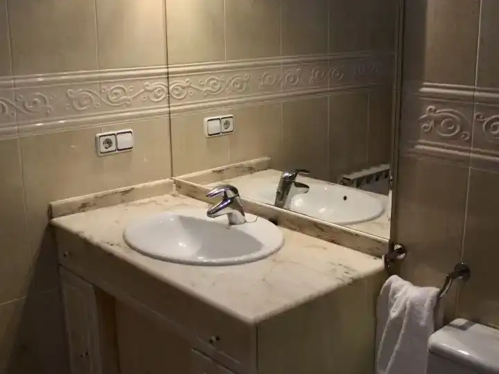 Baño de Piso en venta en Molins de Rei con Aire acondicionado, Trastero y Balcón
