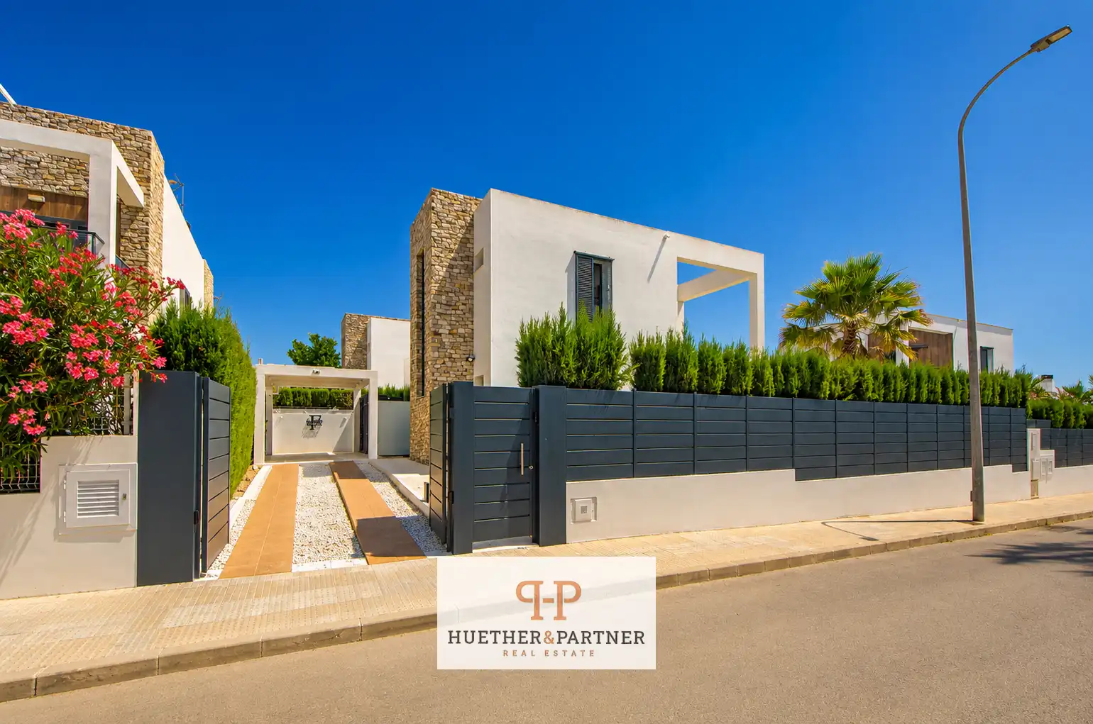 Vista exterior de Casa o xalet en venda en Manacor amb Aire condicionat, Calefacció i Moblat