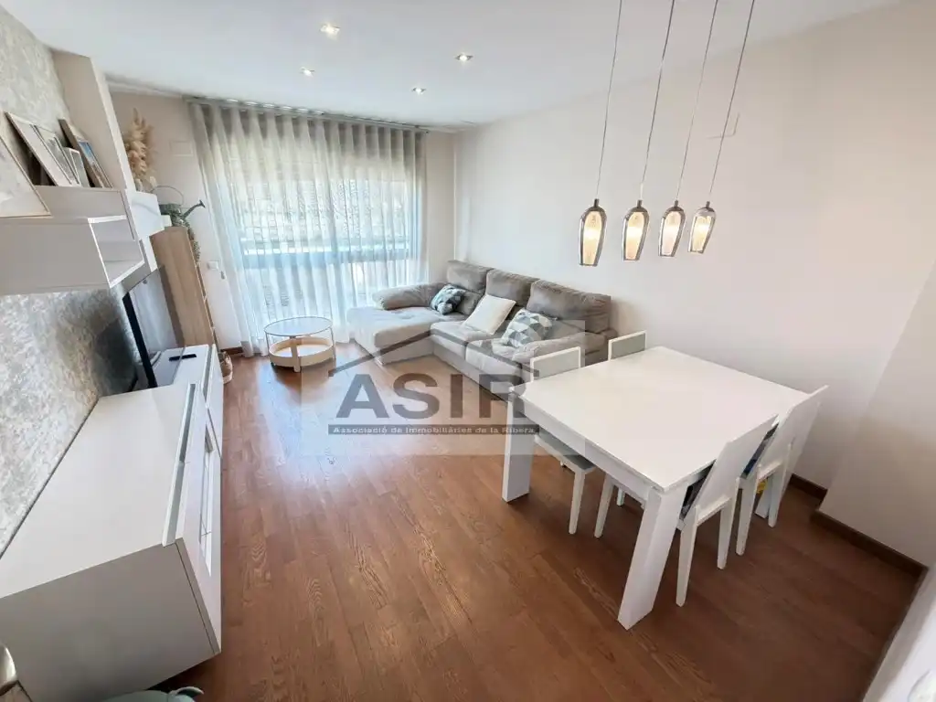 Flat with terrace for sale in Plaza Lletres Valencianes