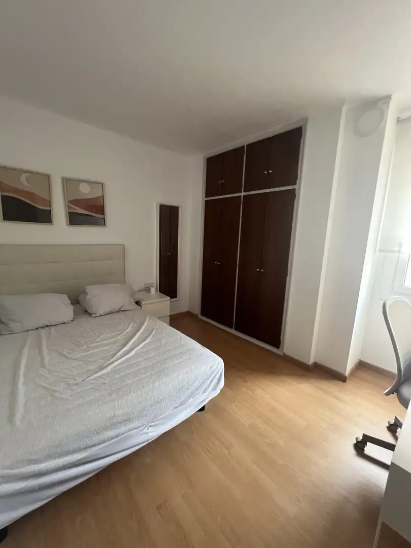 Habitación de Piso de alquiler en Girona con Calefacción, Terraza y Trastero