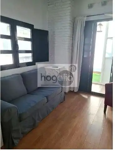 Habitación de Estudio de alquiler en Sevilla con Aire acondicionado, Terraza y Amueblado