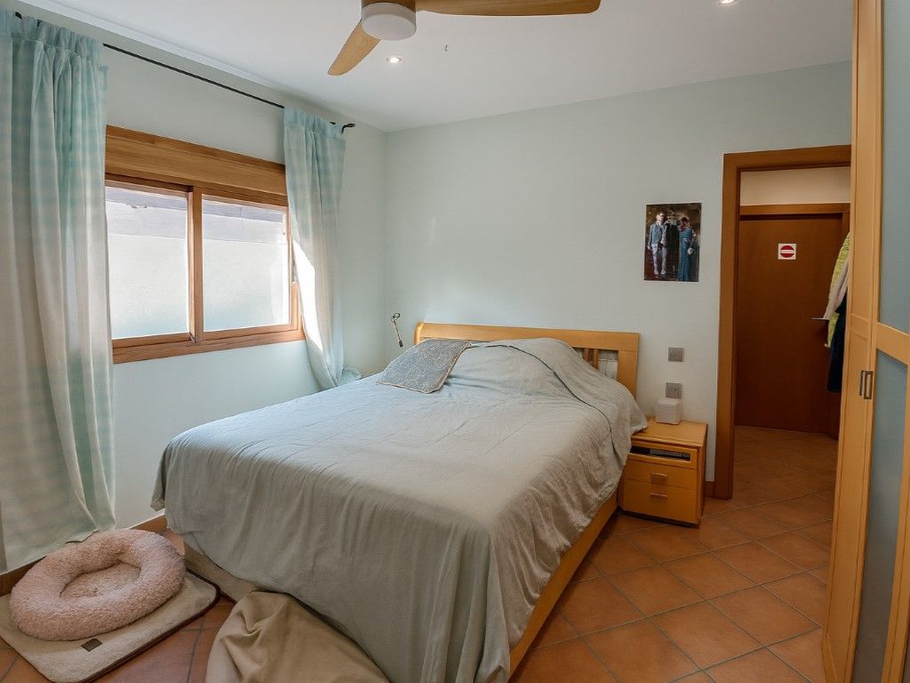 Habitación de Casa o chalet en venta en La Bisbal del Penedès con Calefacción y Horno