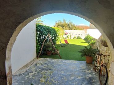 Country house with garden for sale in balmes