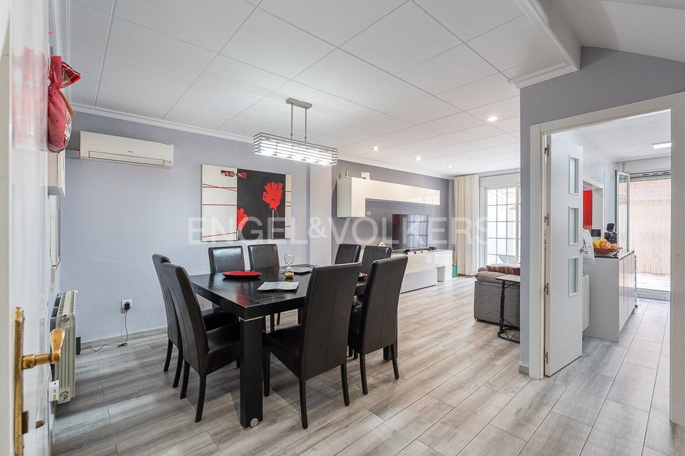 Dining room of House or chalet for sale in  Valencia Capital  with Air Conditioner, Heating and Terrace