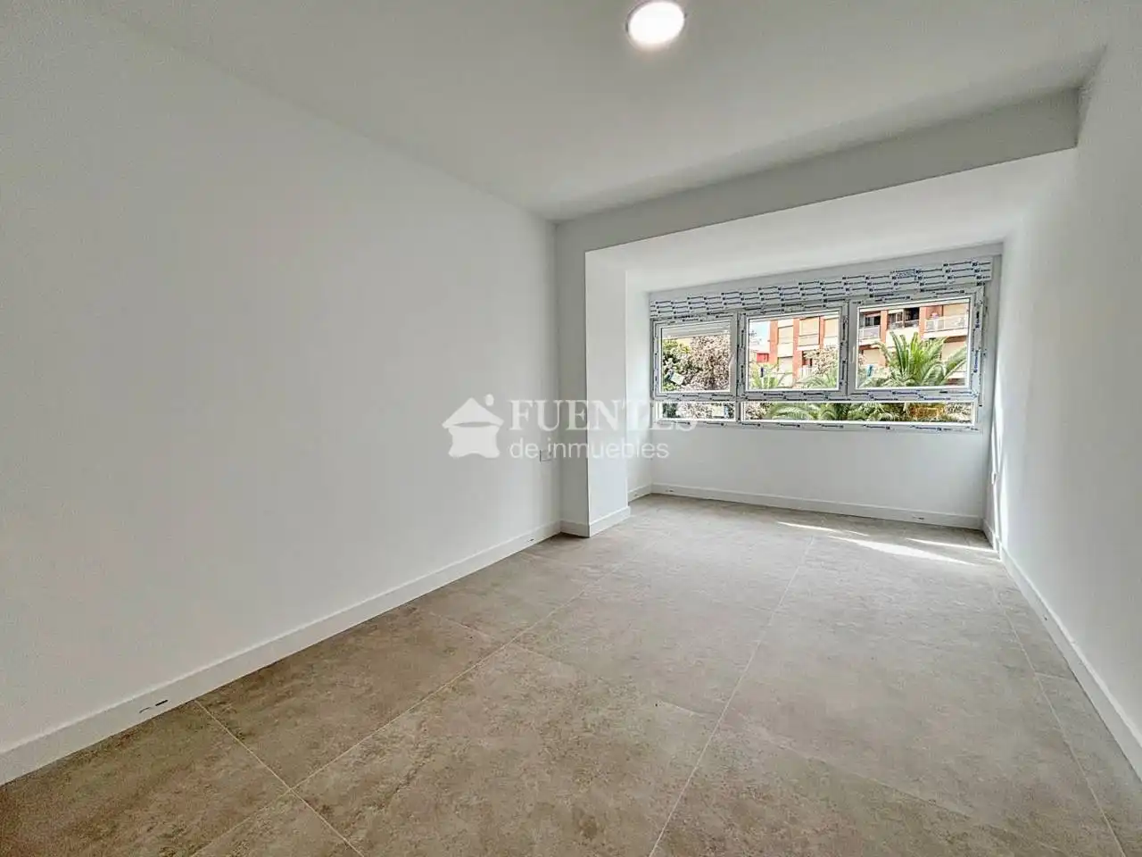 Habitación de Piso en venta en Alicante / Alacant con Trastero y Alarma