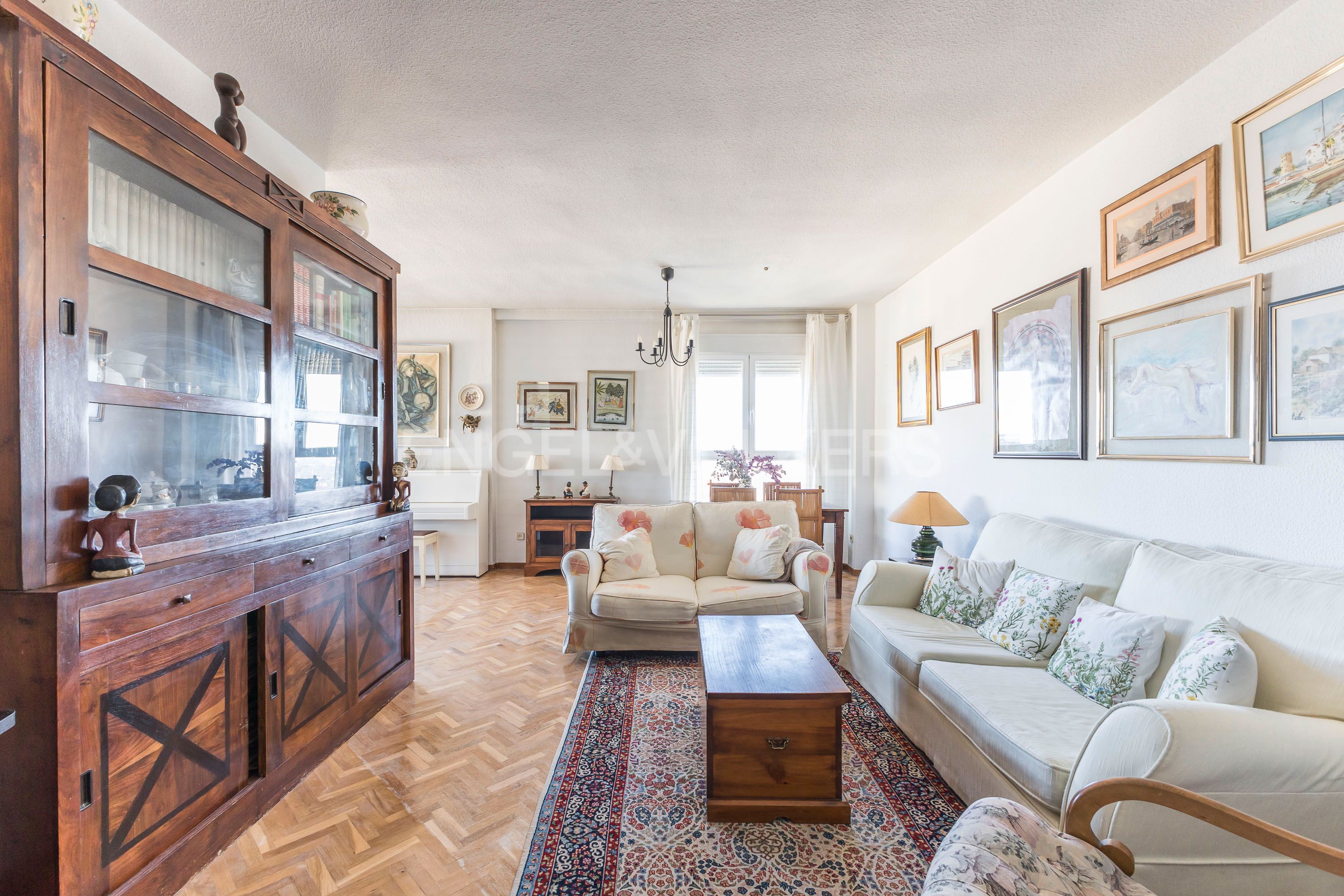 Sala de estar de Apartamento en venta en  Madrid Capital con Aire acondicionado, Calefacción y Parquet