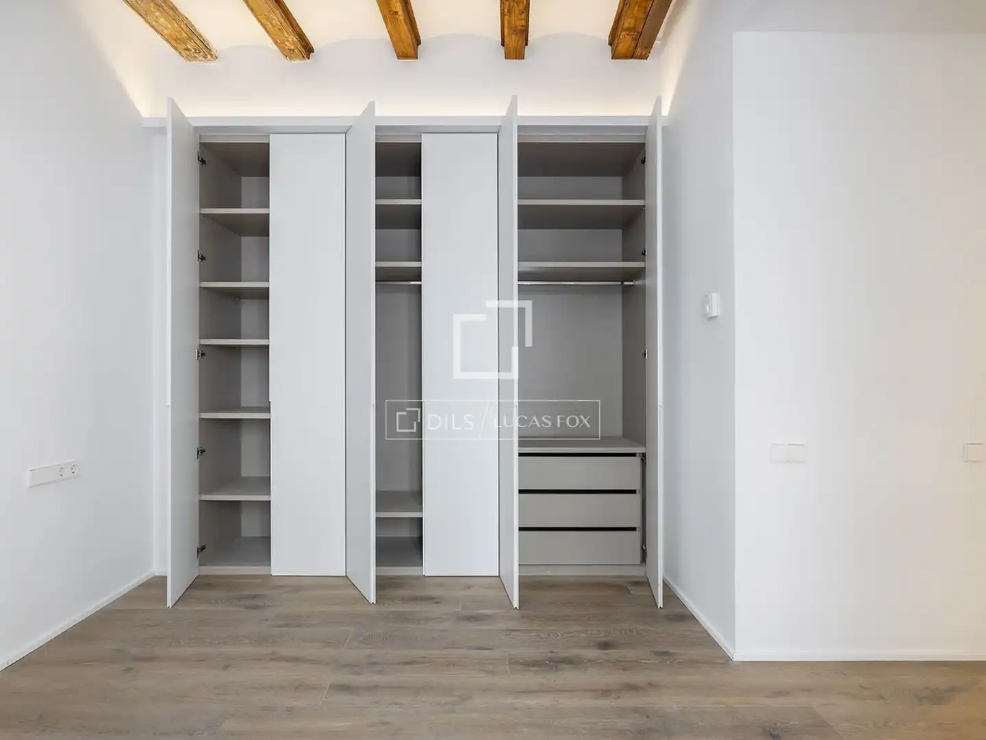 Schlafzimmer von Wohnung zum Verkauf in Barcelona mit Klimaanlage, Heizung und Parkett