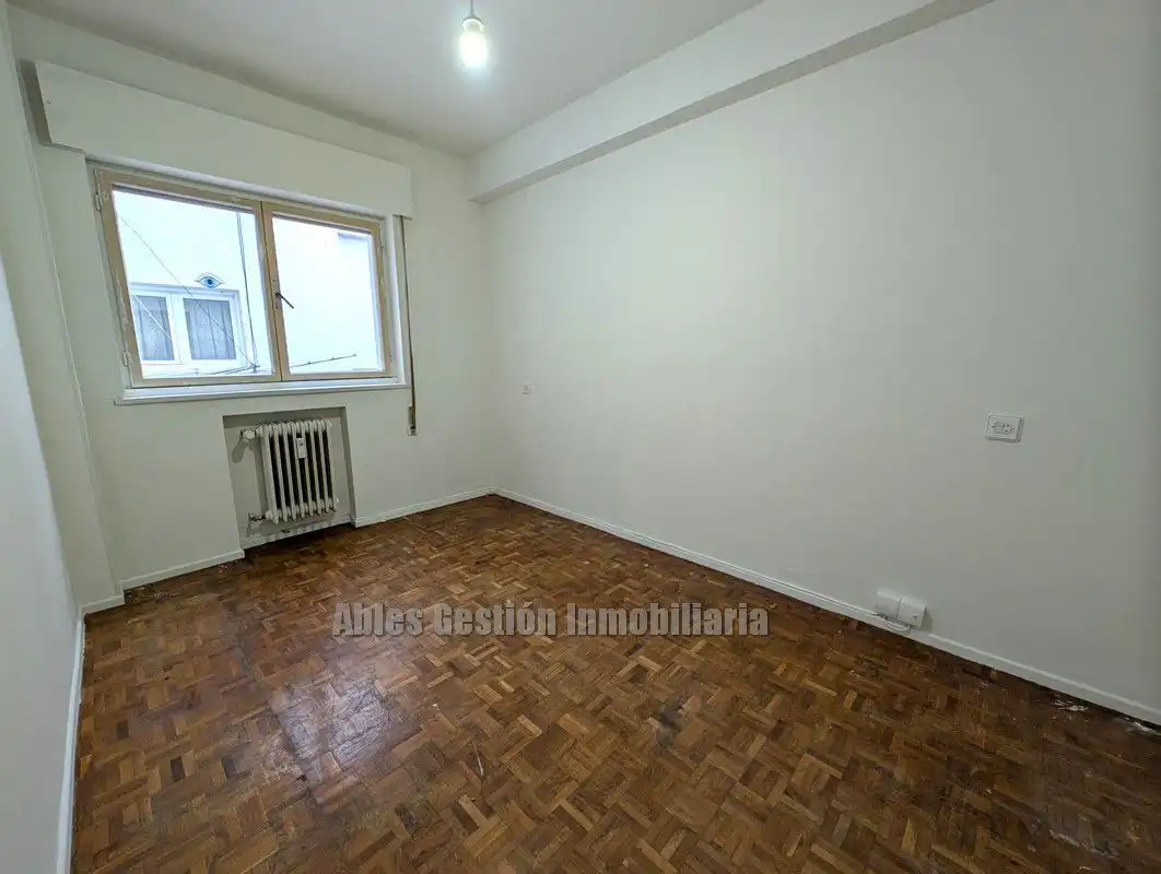 Piso en venta en Oviedo  con Calefacción, Parquet y Terraza