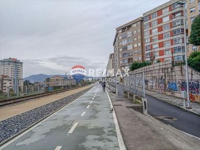 Vista exterior de Pis en venda en Vigo  amb Calefacció i Balcó