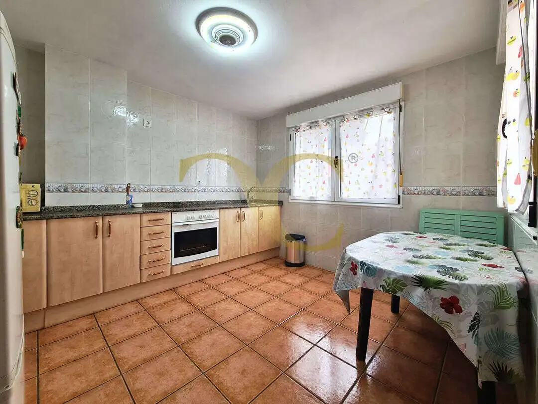 Cuina de Casa o xalet en venda en Villaviciosa amb Calefacció, Jardí privat i Terrassa