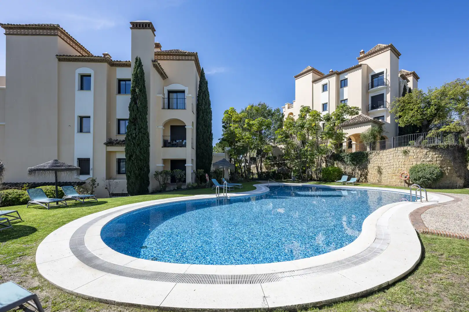 Apartment with pool for sale in Avenida Tomás Pascual 41, imagen 2