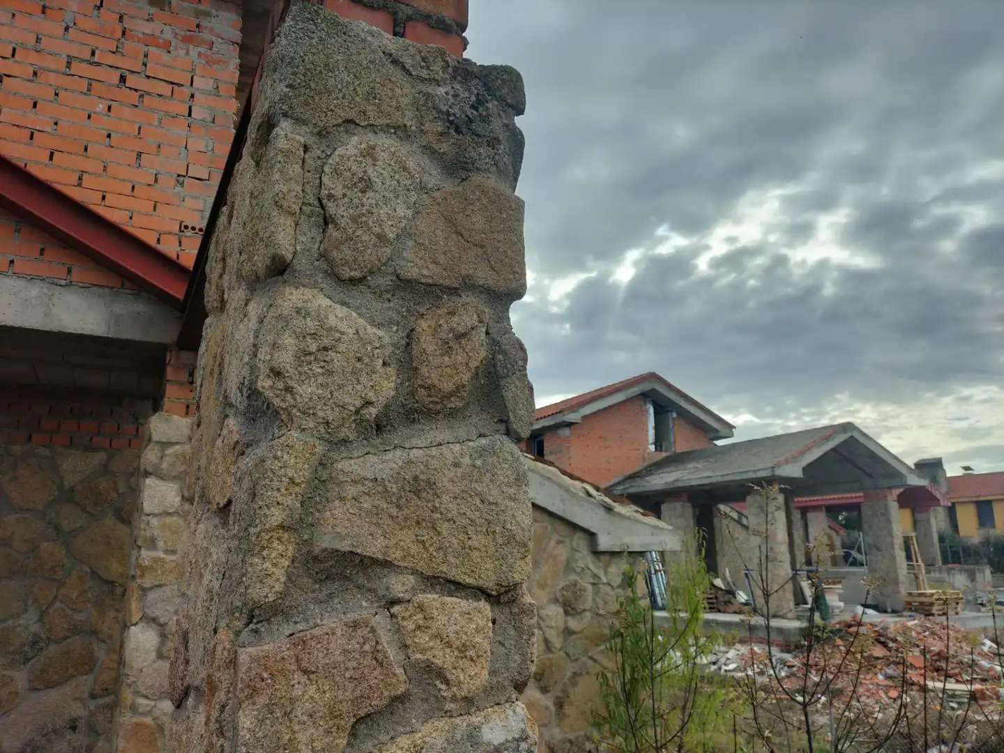 Vista exterior de Casa o xalet en venda en Navas de Riofrío amb Jardí privat i Terrassa