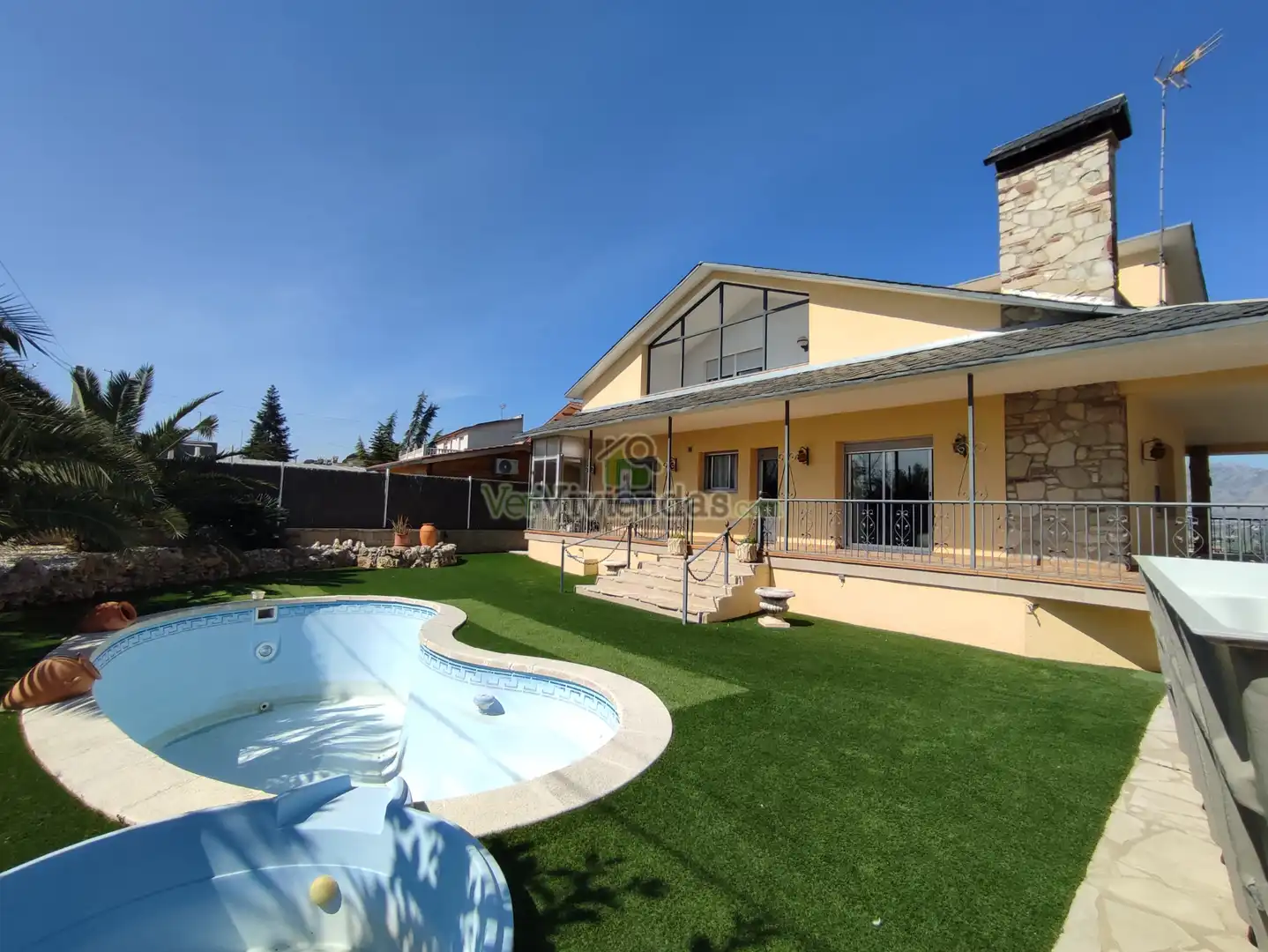 Exterior view of Houses for sale in Masquefa  with Air Conditioner, Heating and Private garden