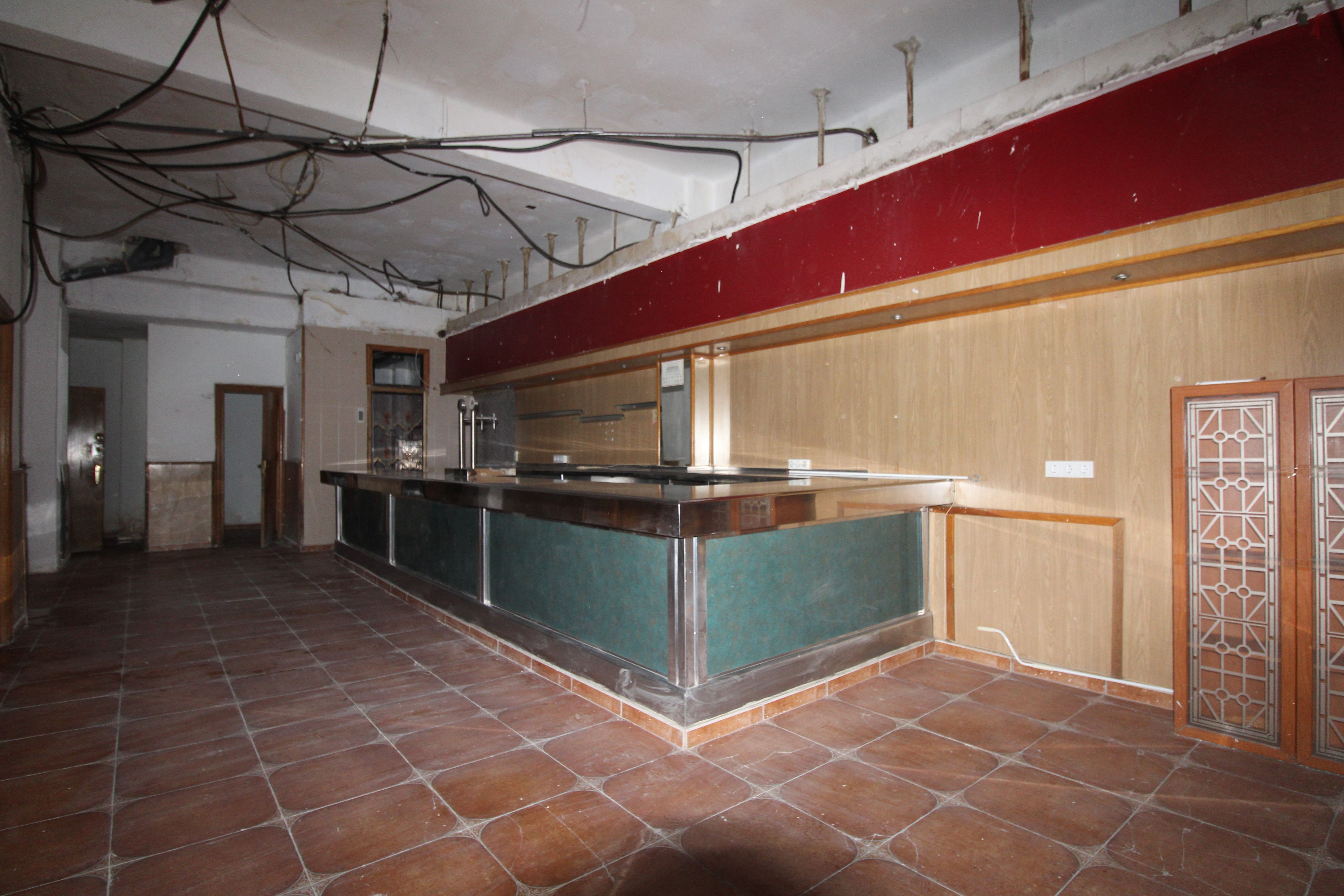 Local de lloguer a Carrer de Lluís Oliag, 26, Mont-Olivet