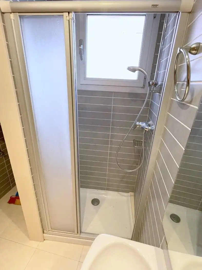 Bathroom of Flat for rent in Mataró  with Air Conditioner, Heating and Oven