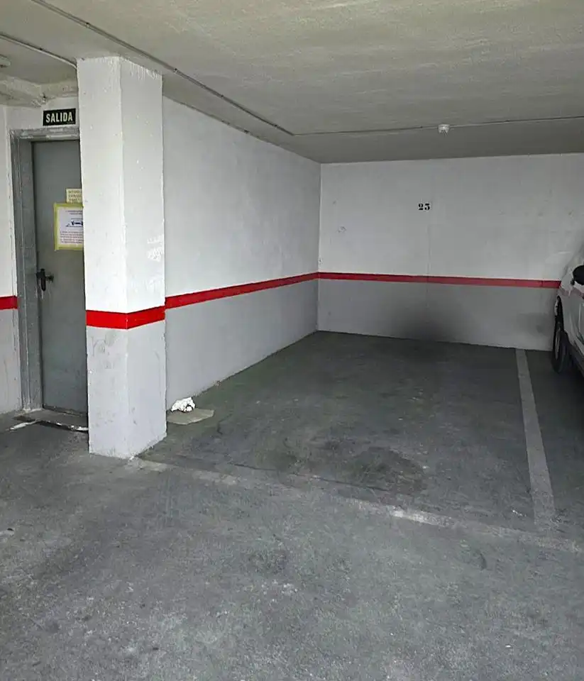 Flat for rent in Calle Presidente Adolfo Suárez, Via Parque