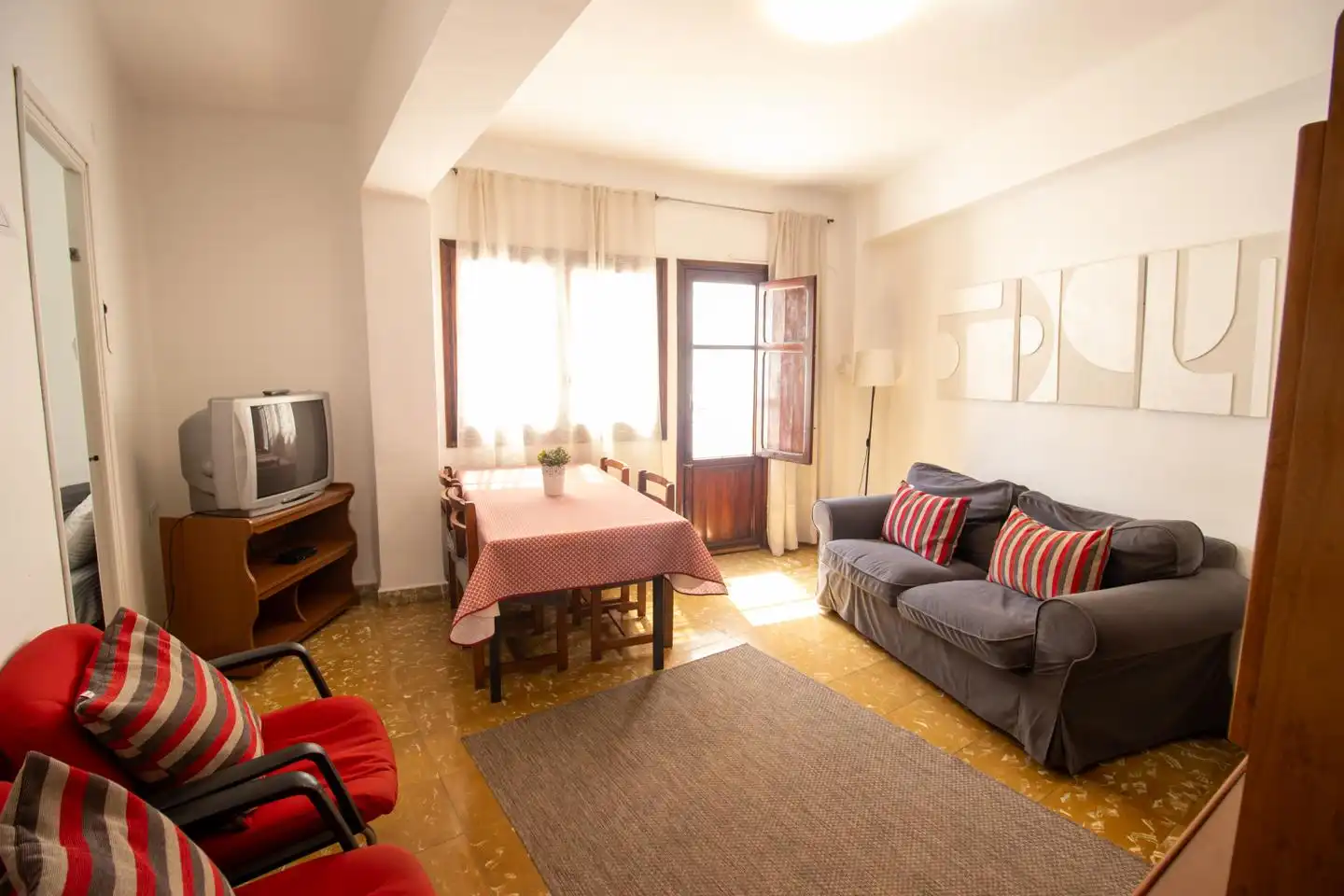 Living room of Flat for rent in Valencia  with Terrace and Furnished
