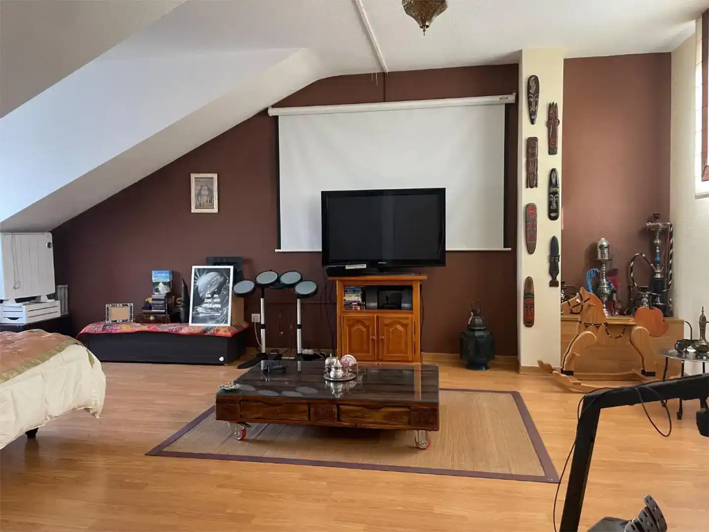 Sala d'estar de Casa adosada en venda en Navalmoral de la Mata amb Aire condicionat i Balcó