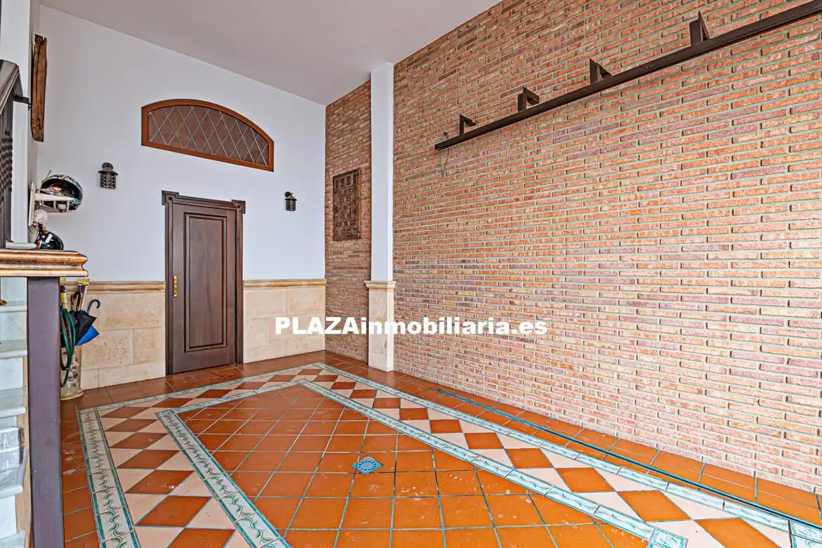 Casa o chalet en venta en Lucena con Aire acondicionado, Trastero y Piscina
