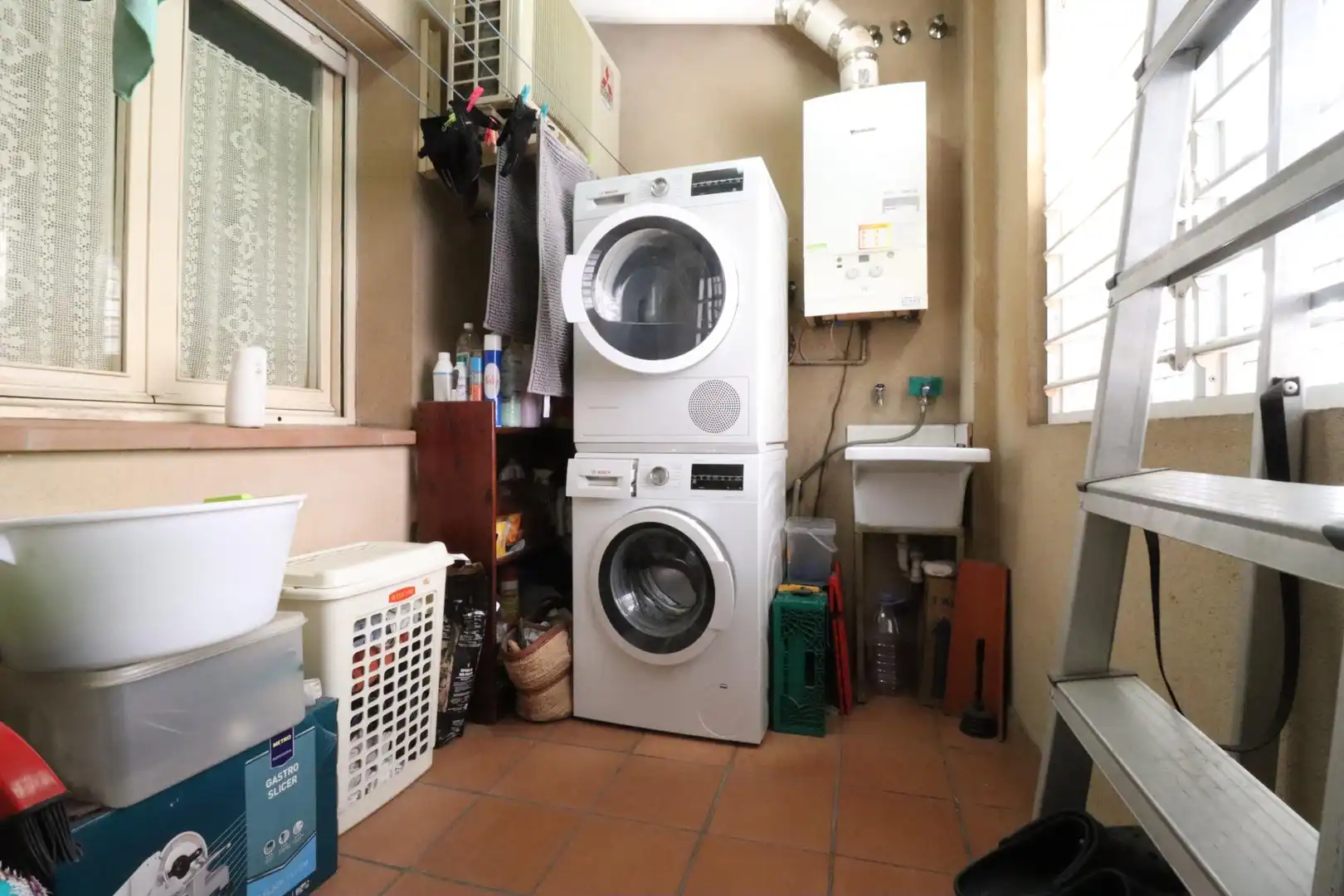 Erdgeschoss zum Verkauf in Sabadell mit Klimaanlage, Heizung und Terrasse
