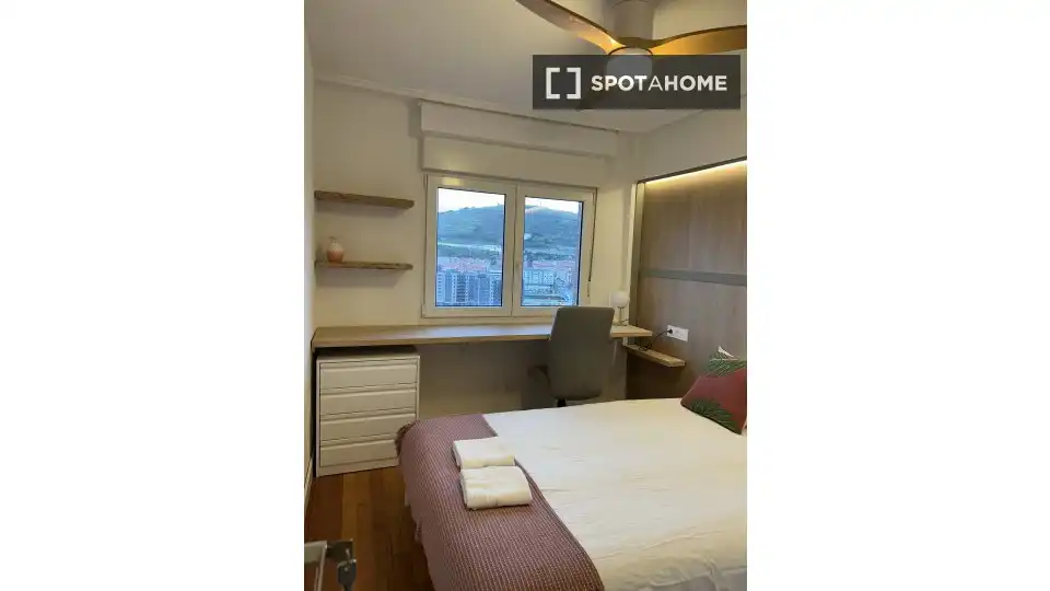 Schlafzimmer von Wohnung zur untervermieten in Bilbao  mit Klimaanlage, Terrasse und Möbliert