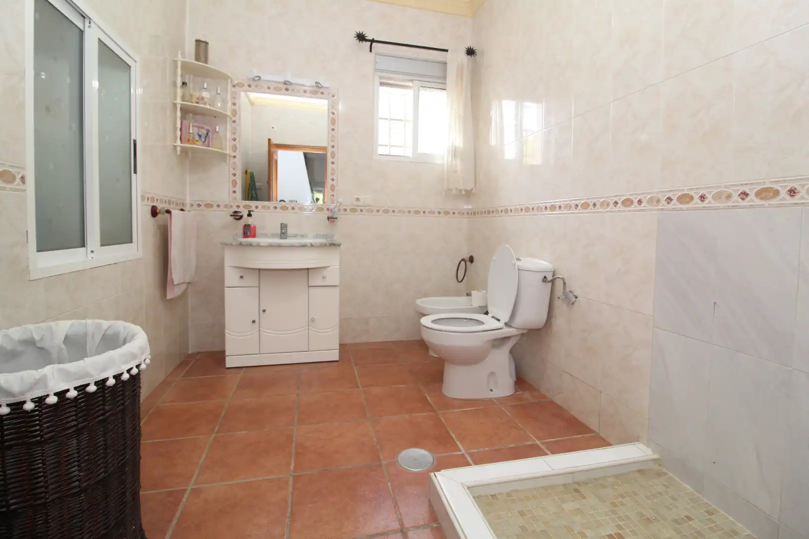 Bany de Casa o xalet en venda en Ronda amb Terrassa
