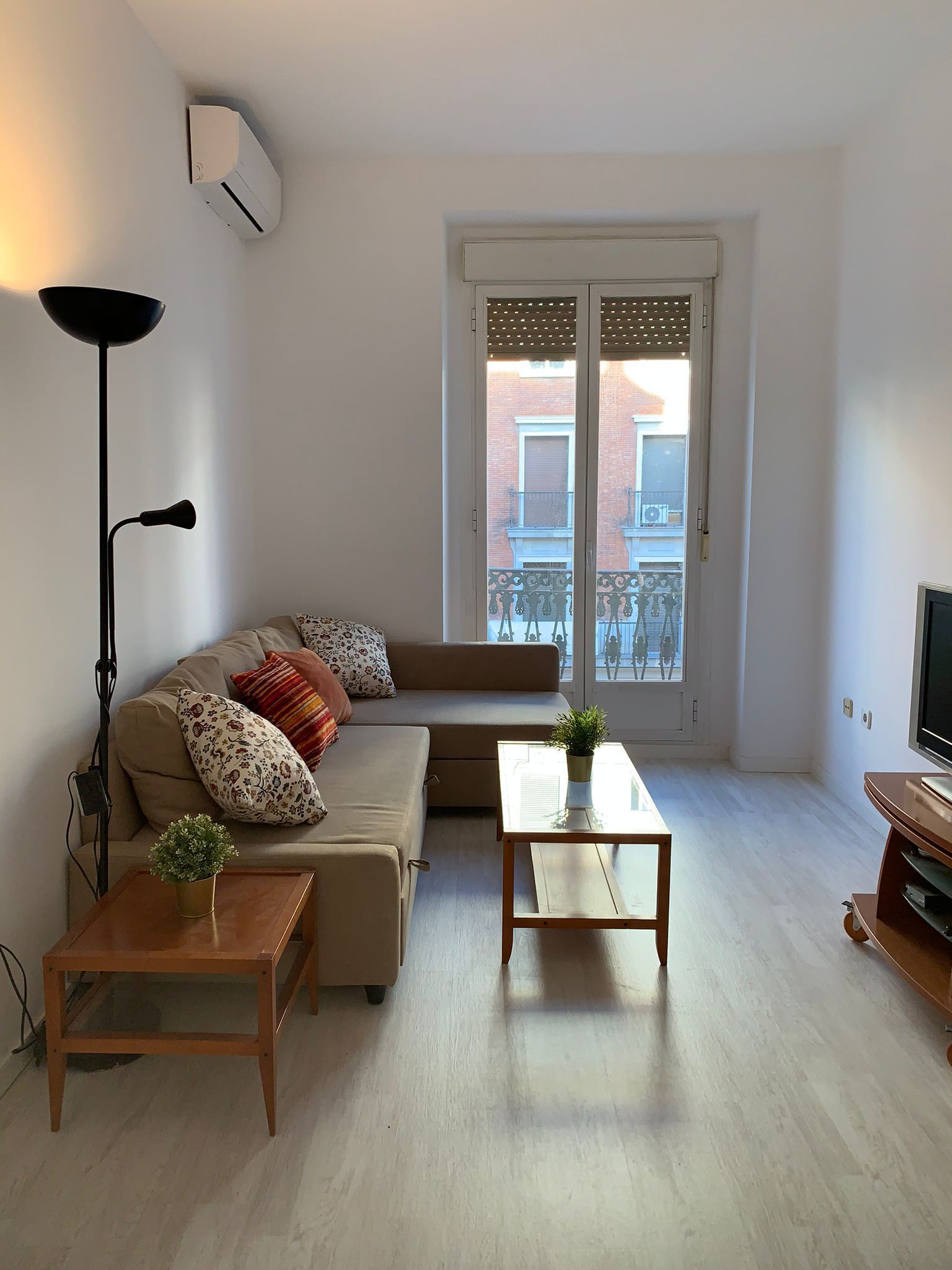 Sala d'estar de Pis de lloguer en  Madrid Capital amb Aire condicionat, Calefacció i Parquet