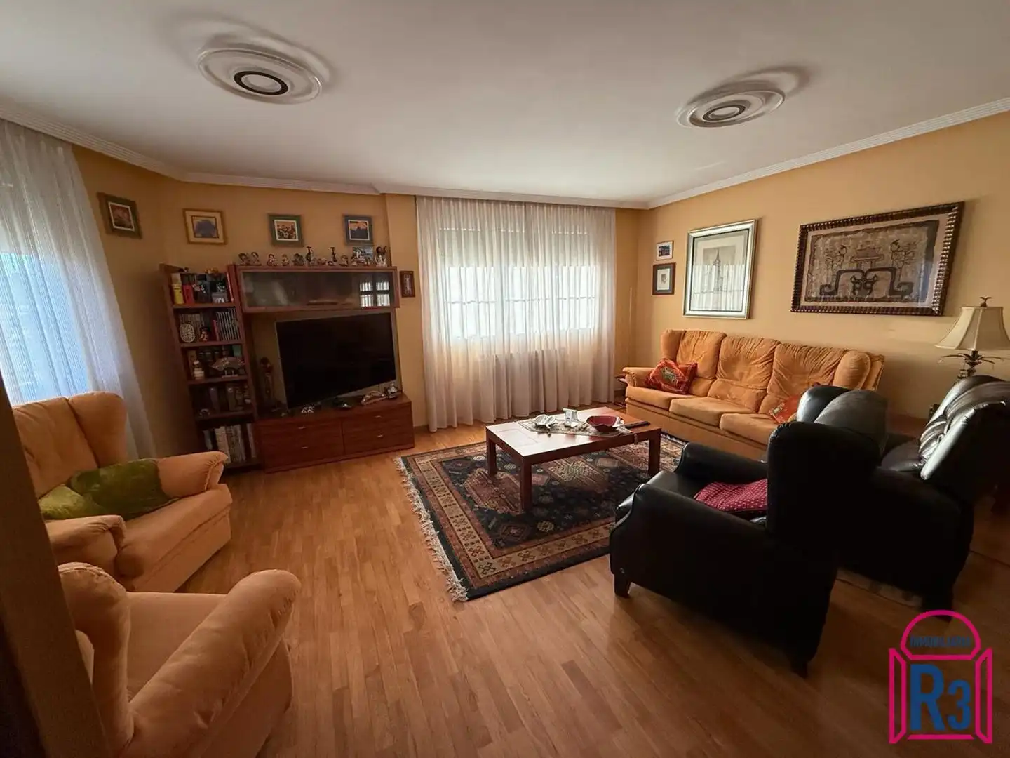 Sala de estar de Casa adosada en venta en San Andrés del Rabanedo con Calefacción y Amueblado