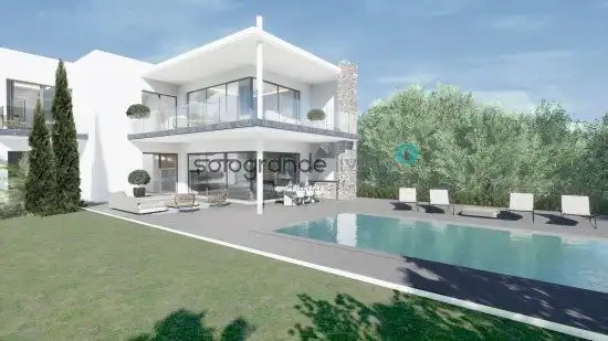 Chalet con piscina en venta en Sotogrande Costa
