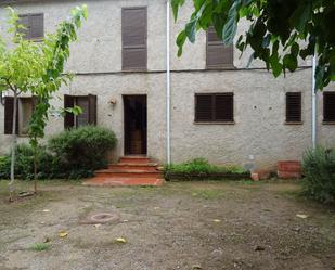 Jardí de Finca rústica en venda en Torrent (Girona) amb Terrassa i Piscina