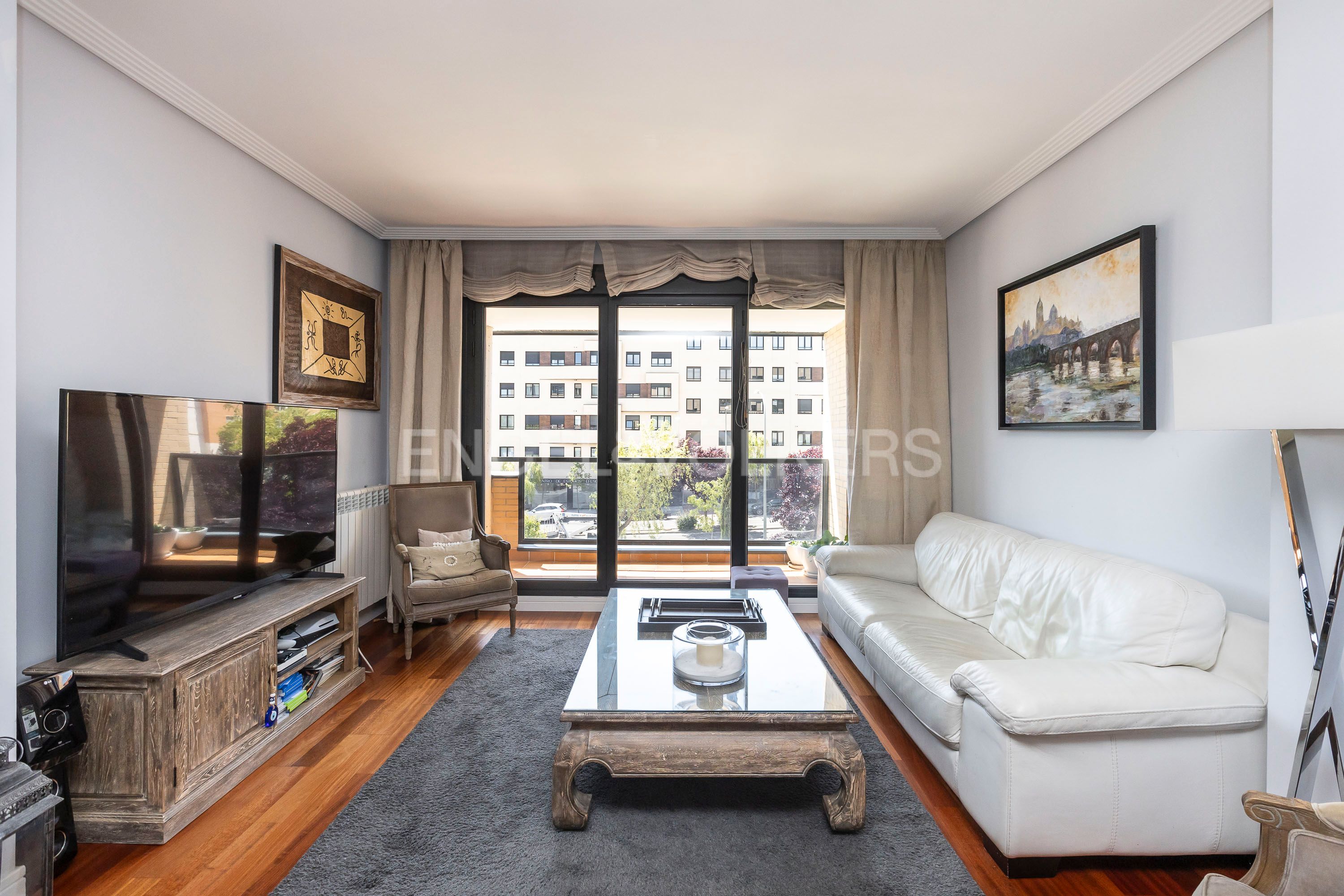 Living room of Apartment for sale in Alcobendas  with Air Conditioner, Heating and Parquet flooring