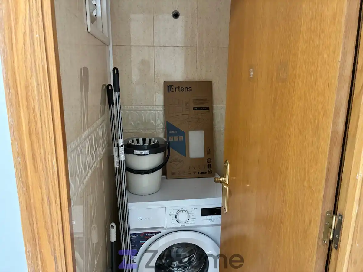 Dormitori de Pis de lloguer en Reus amb Aire condicionat, Moblat i Forn