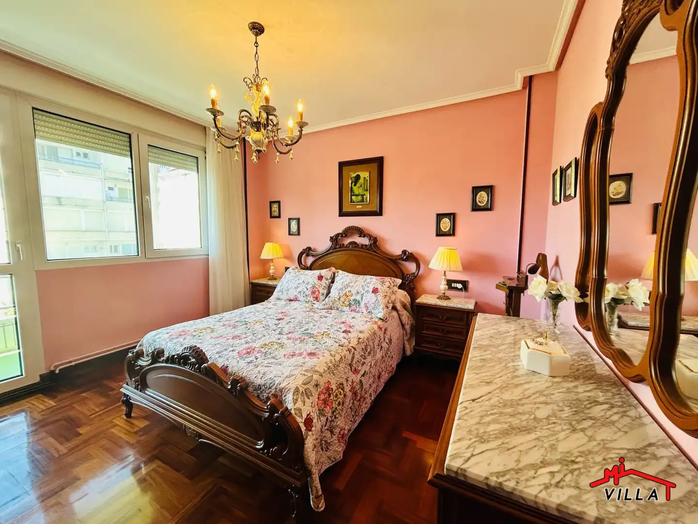 Habitación de Piso en venta en Laredo con Calefacción, Terraza y Amueblado