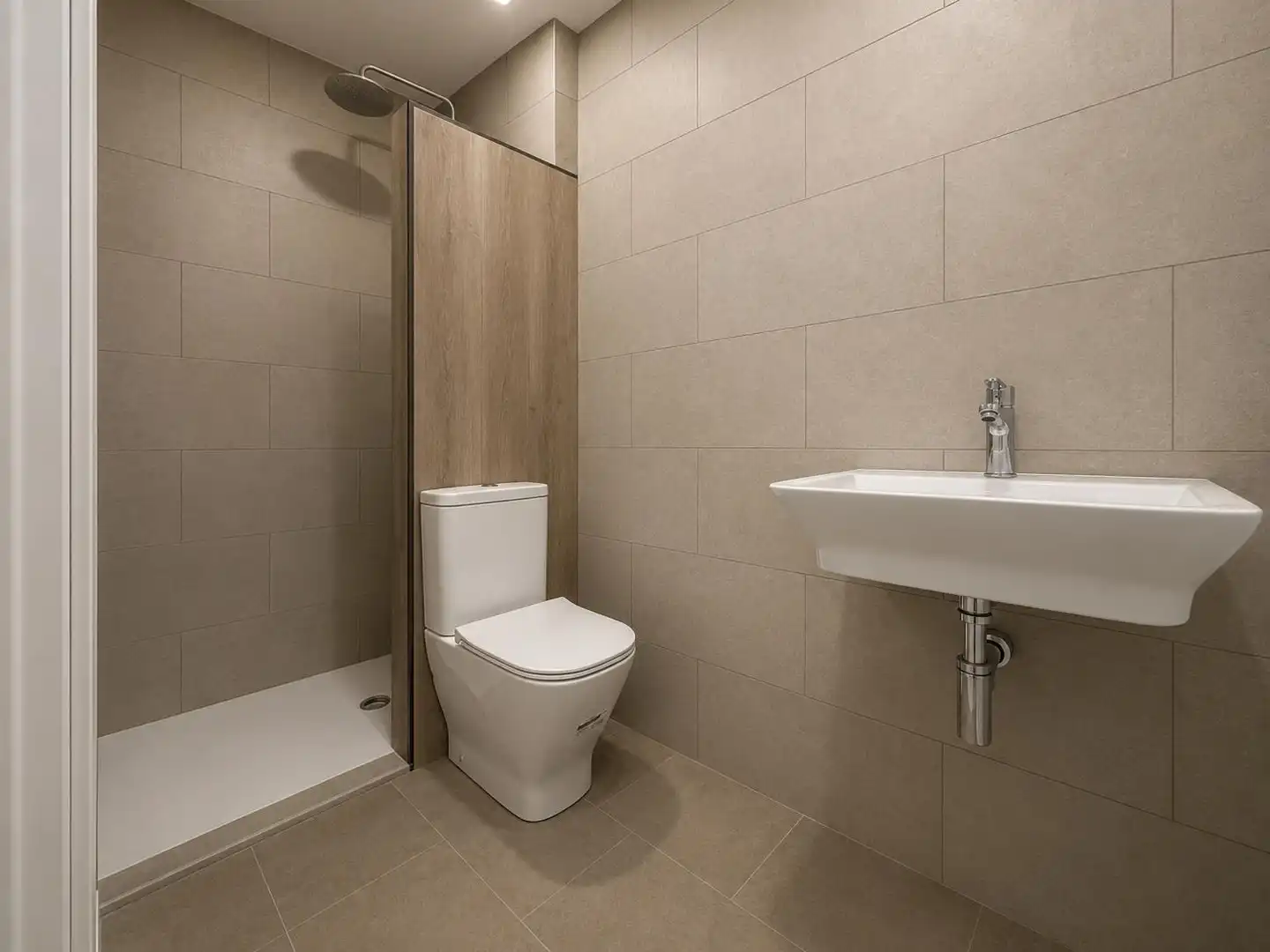 Badezimmer von Erdgeschoss zum Verkauf in Mollet del Vallès mit Klimaanlage, Heizung und Parkett