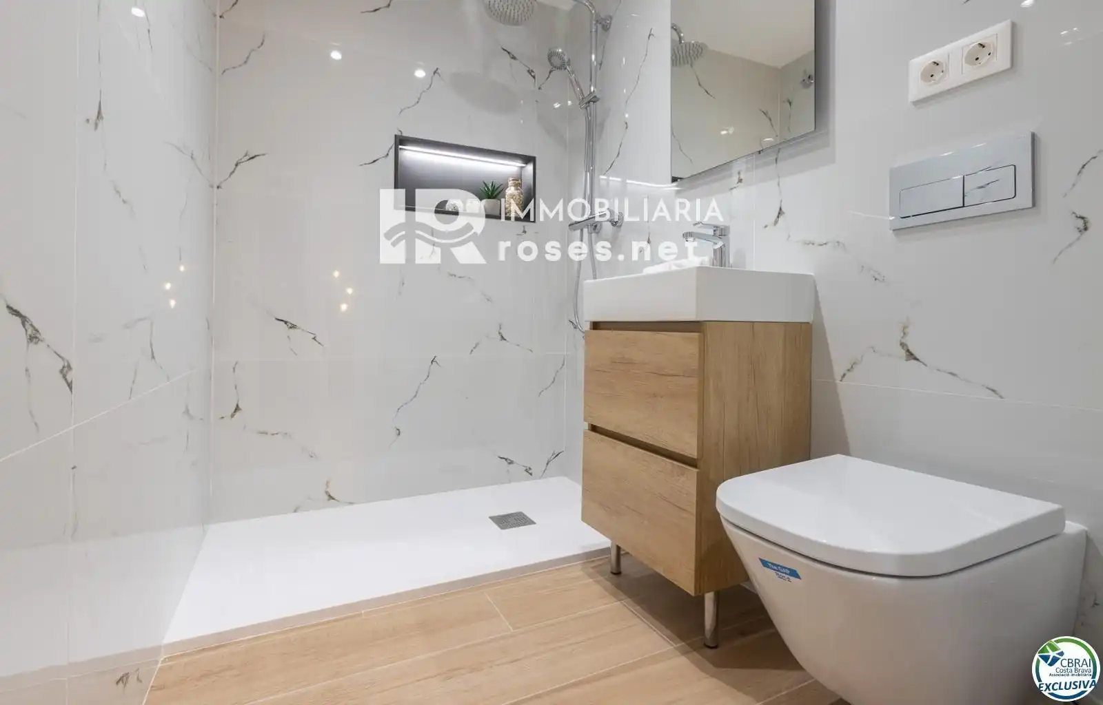 Baño de Piso en venta en Roses con Aire acondicionado, Calefacción y Terraza