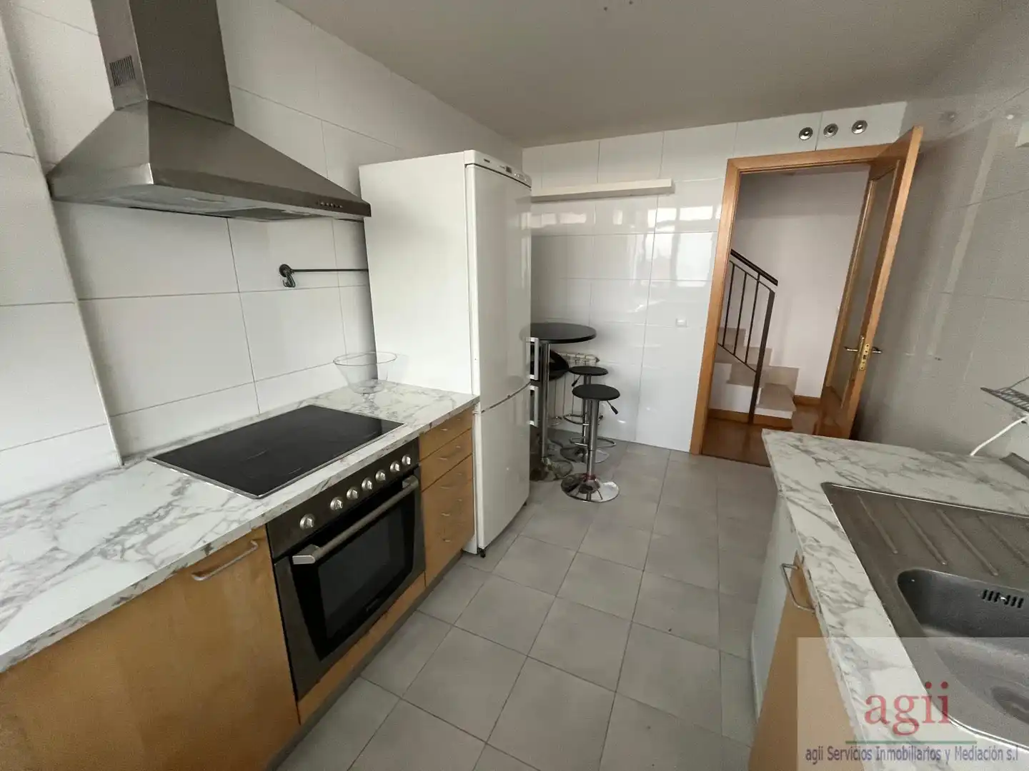 Cocina de Dúplex de alquiler en Alovera con Calefacción, Parquet y Terraza