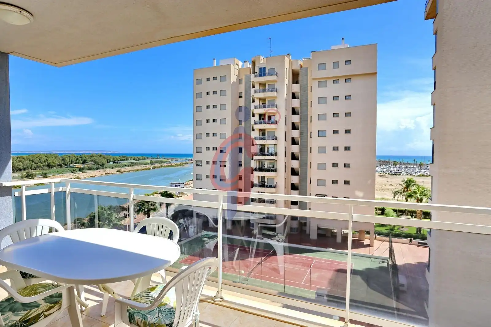 Apartment with pool for sale in Calle Ingeniero Juan García 80