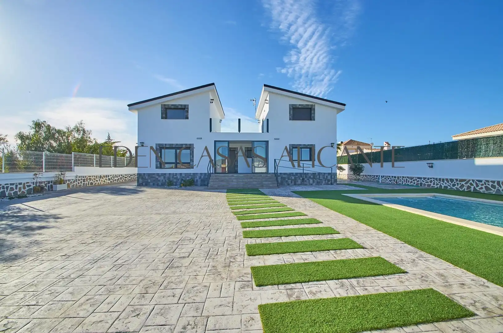 Detached house with terrace for sale in AITANA - UR PLA LA LLOMA