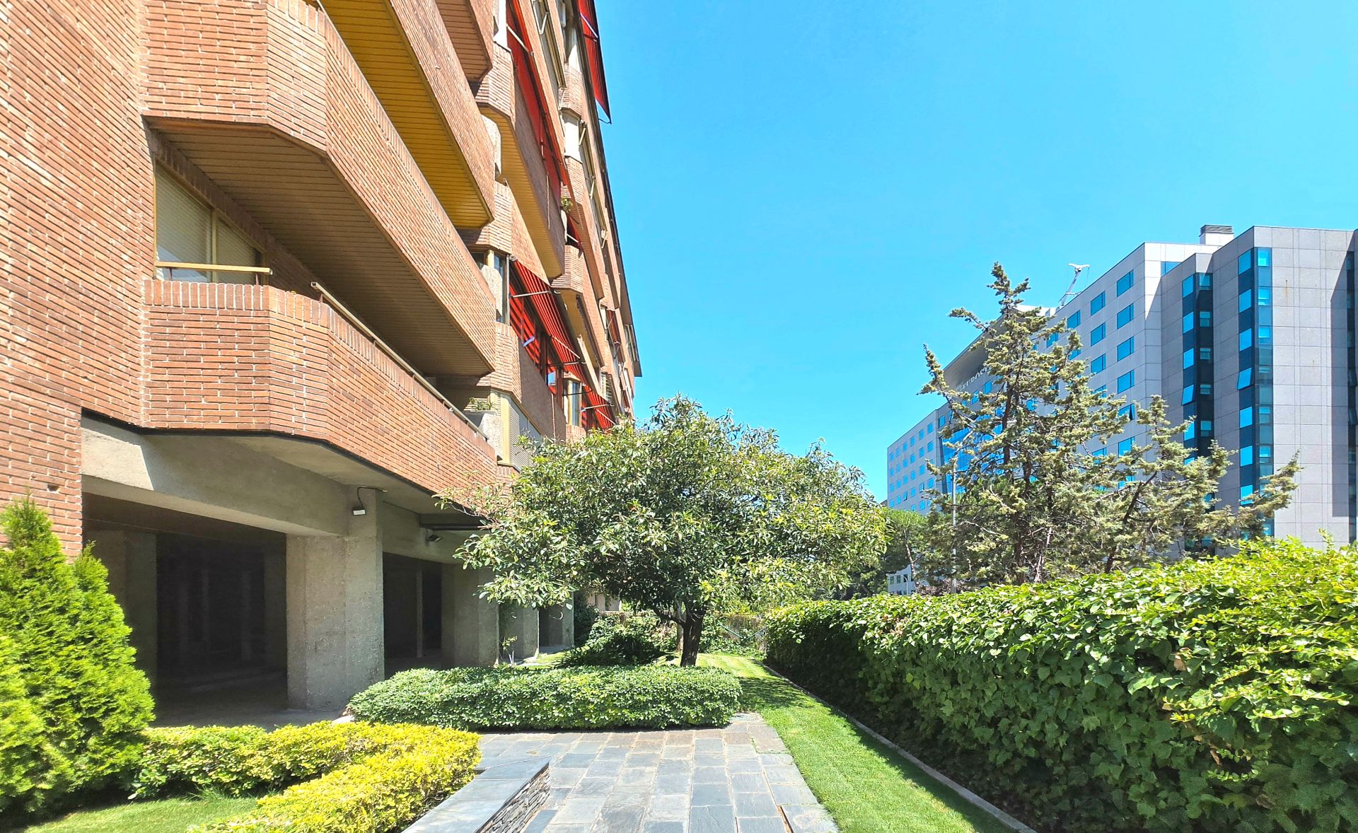 Vista exterior de Pis de lloguer en  Madrid Capital amb Calefacció, Terrassa i Piscina comunitària