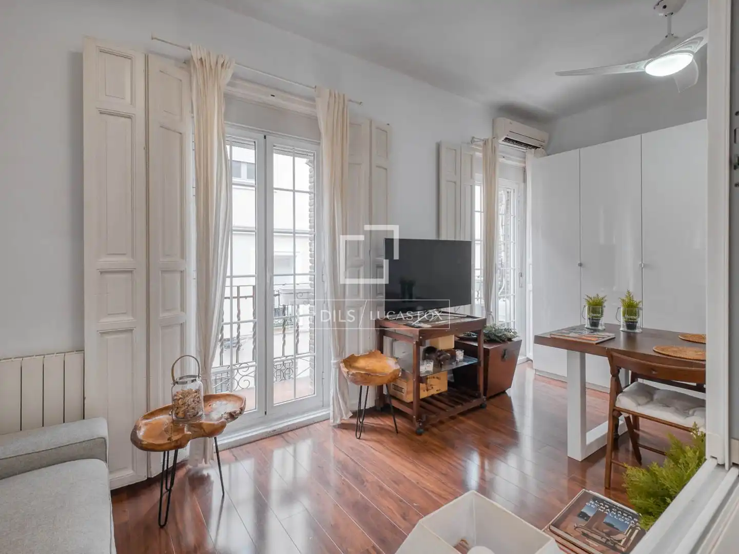 Vista exterior de Piso en venta en Madrid con Aire acondicionado, Parquet y Balcón