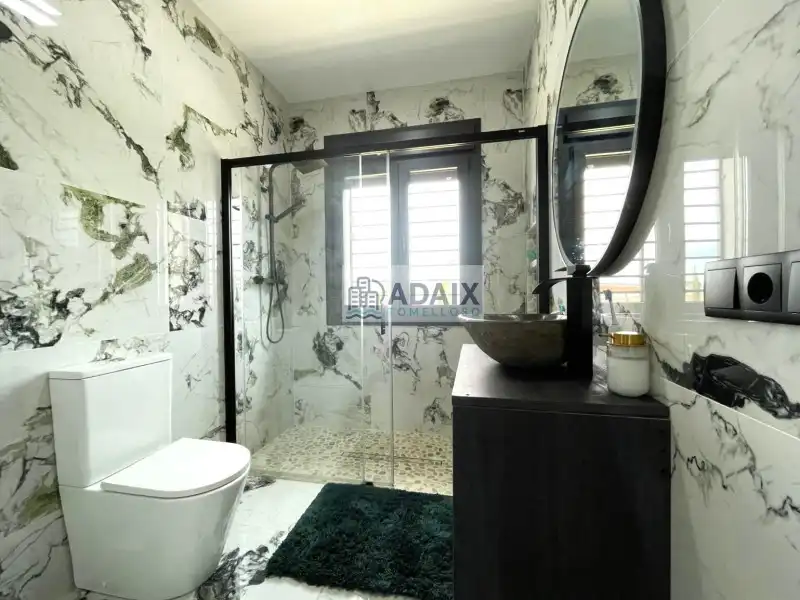 Bathroom of Houses for sale in Tomelloso  with Air Conditioner, Heating and Swimming Pool