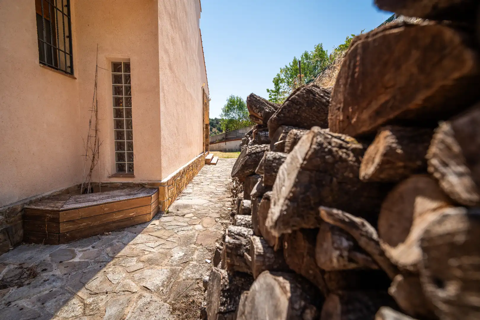 Vista exterior de Casa o xalet en venda en Cabanillas de la Sierra amb Jardí privat i Terrassa